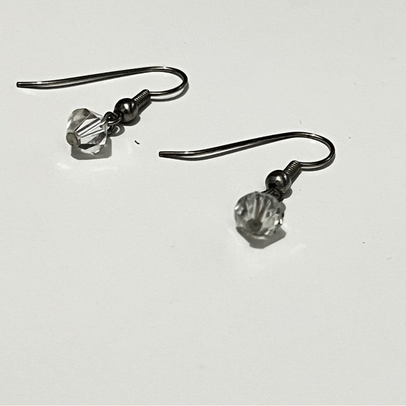Dainty Minimalist Elegant Geometric cut Crystal hook Earrings - Picture 4 of 4
